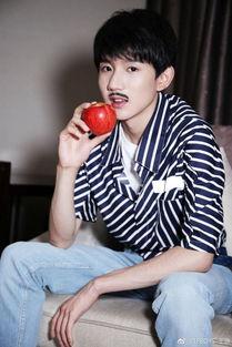 王源日常生活照,王源日常生活中的青春风采